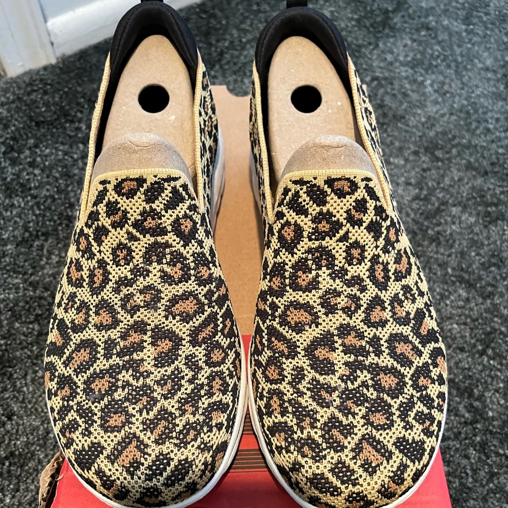 Skechers GOwalk Washable Knit
Slip-On Shoes - Wild Safari. Size 9.5 Wide.